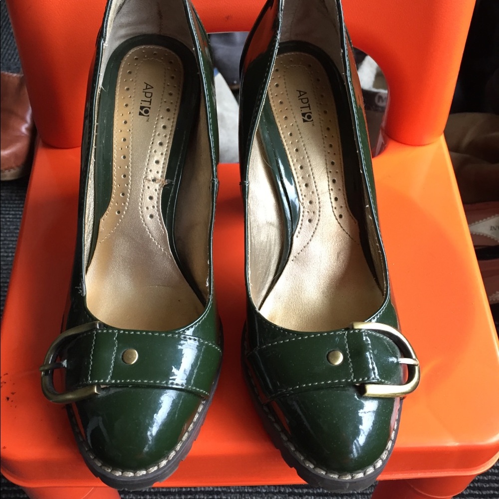 Pumps - Picture 1 of 5